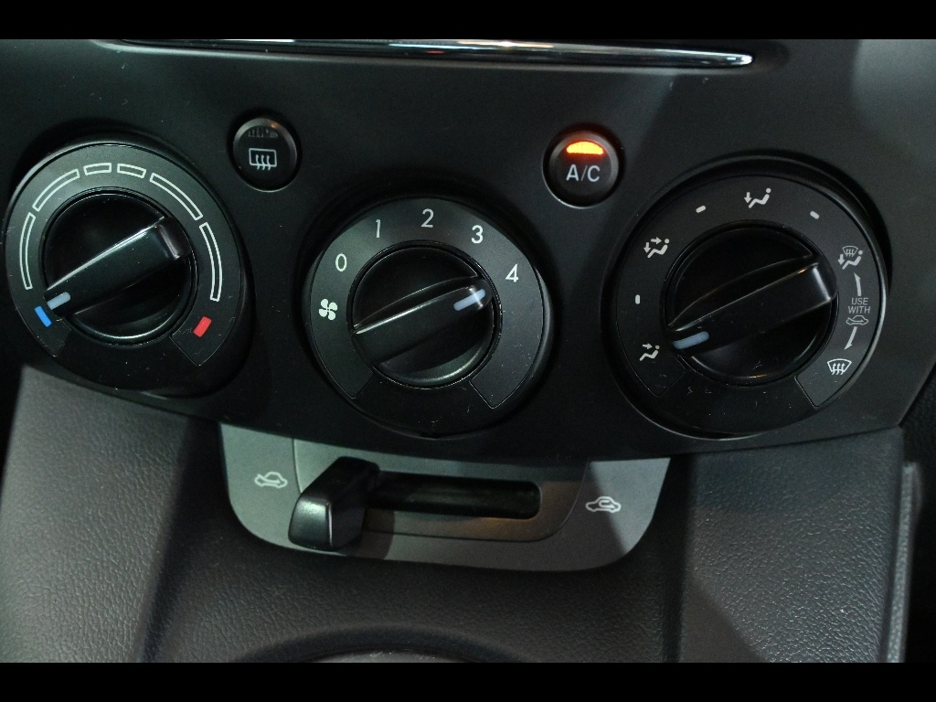 MAZDA DEMIO 2012