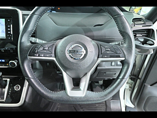 NISSAN SERENA 2017