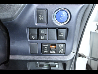 TOYOTA NOAH 2017