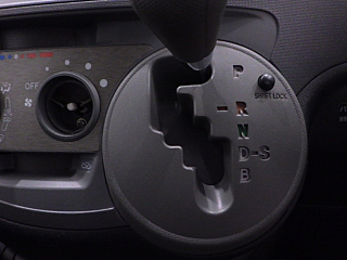 TOYOTA SIENTA 2010