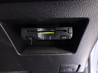 TOYOTA VITZ 2012