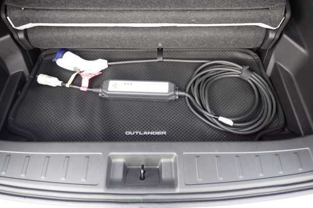 MITSUBISHI OUTLANDER PHEV 2023