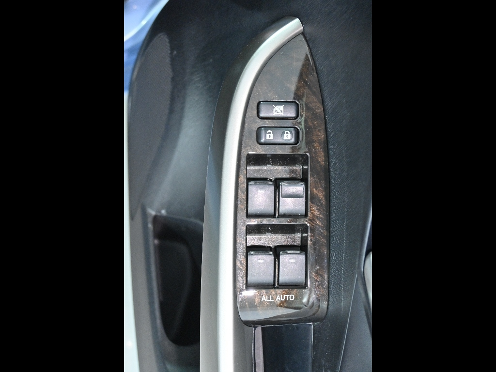 TOYOTA PRIUS PHV 2014