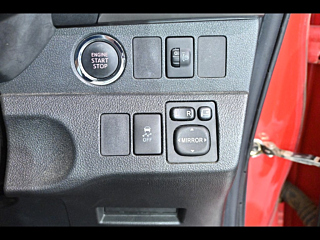TOYOTA RACTIS 2014