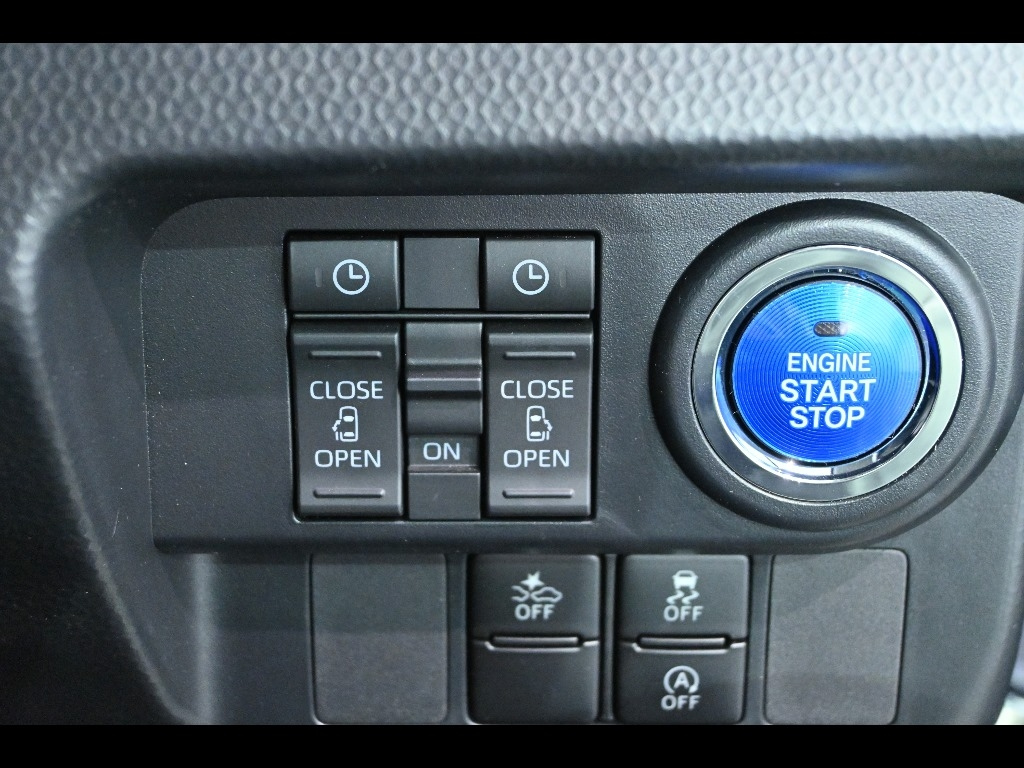TOYOTA ROOMY 2021