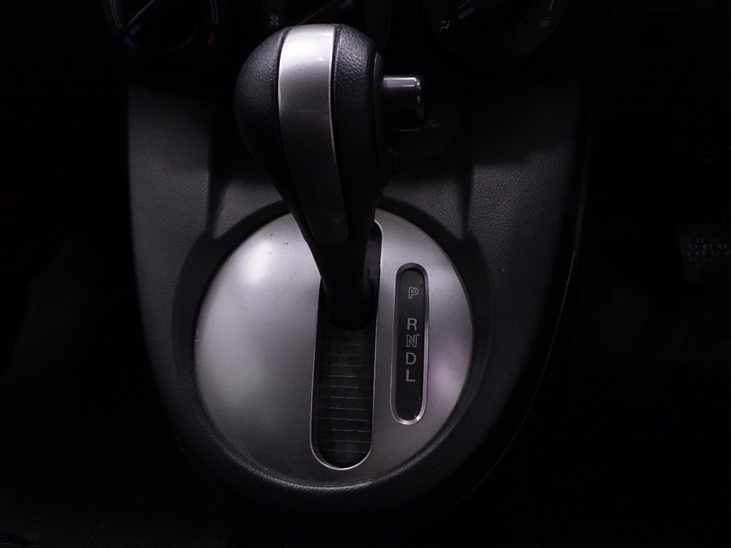 MAZDA DEMIO 2012
