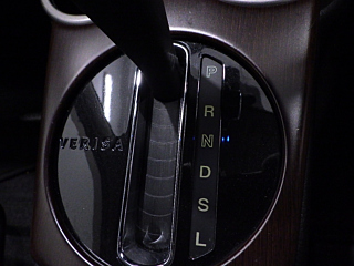 MAZDA VERISA 2010