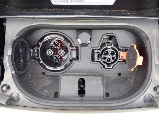 NISSAN LEAF 2018