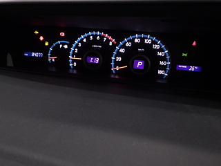 TOYOTA VOXY 2011