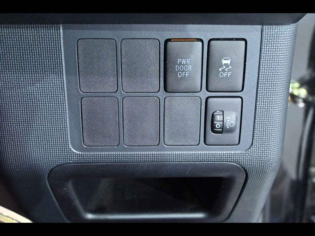 TOYOTA SPADE 2014
