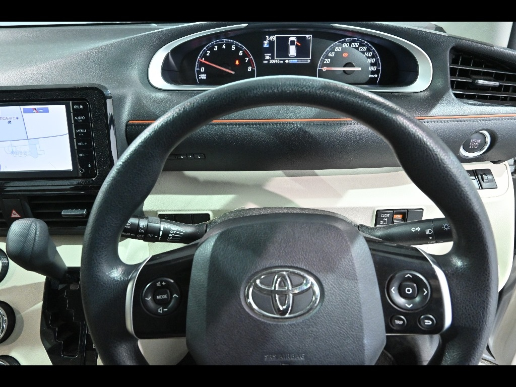 TOYOTA SIENTA 2015