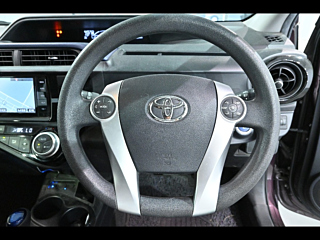 TOYOTA AQUA 2015