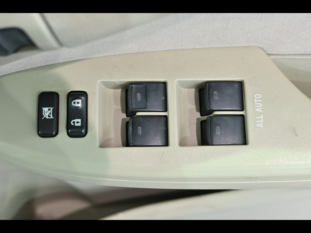 TOYOTA COROLLA AXIO 2010