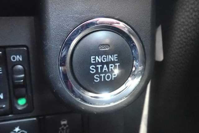 TOYOTA ROOMY 2019