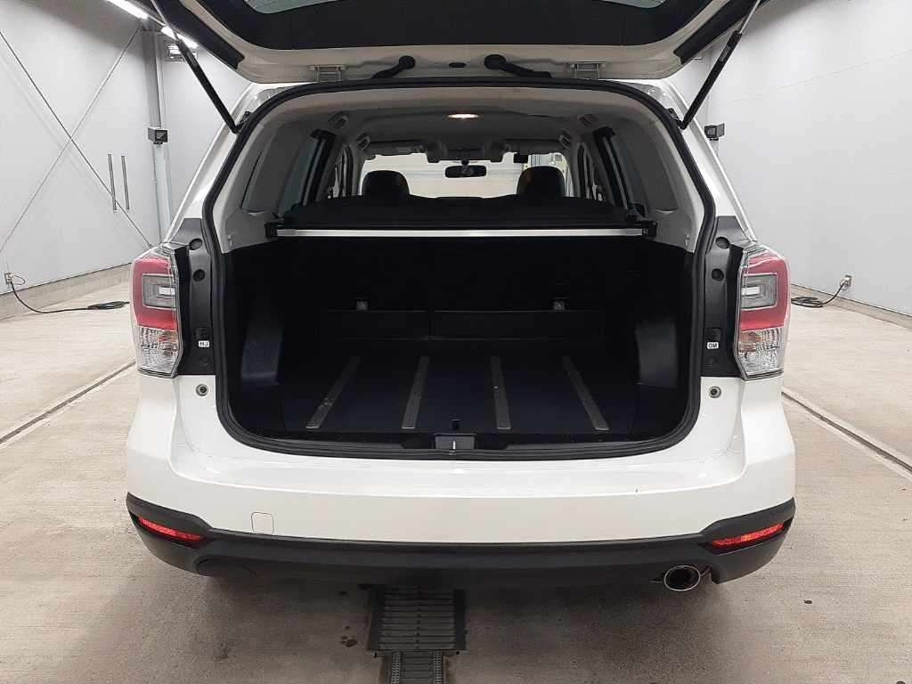 SUBARU FORESTER 2017