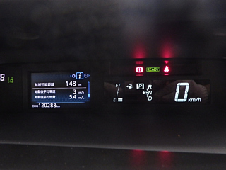TOYOTA PRIUS ALPHA 2017