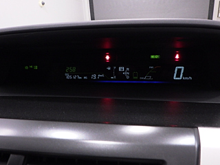 TOYOTA PRIUS ALPHA 2013