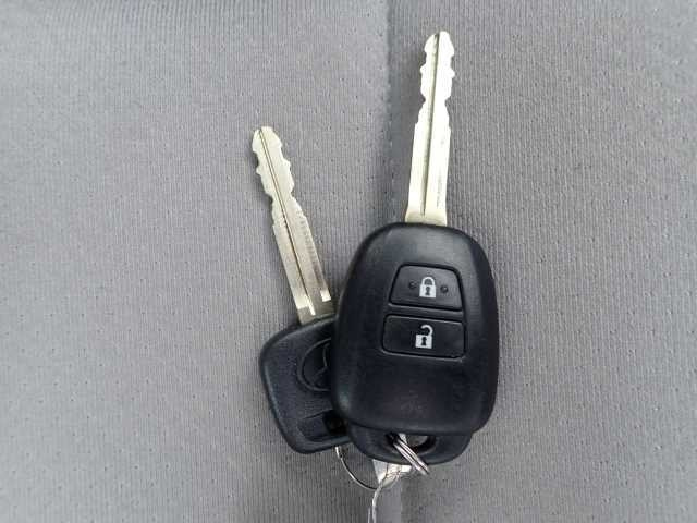 TOYOTA COROLLA AXIO 2016