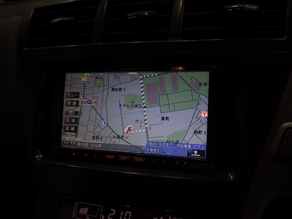 TOYOTA PRIUS ALPHA 2012