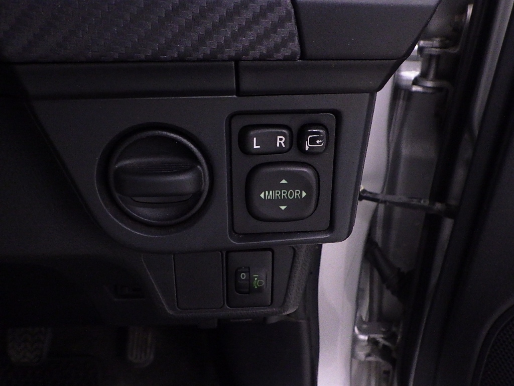 TOYOTA COROLLA FIELDER 2012