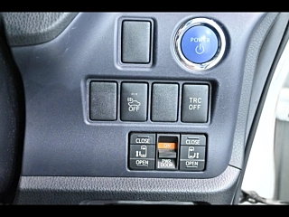 TOYOTA VOXY 2014
