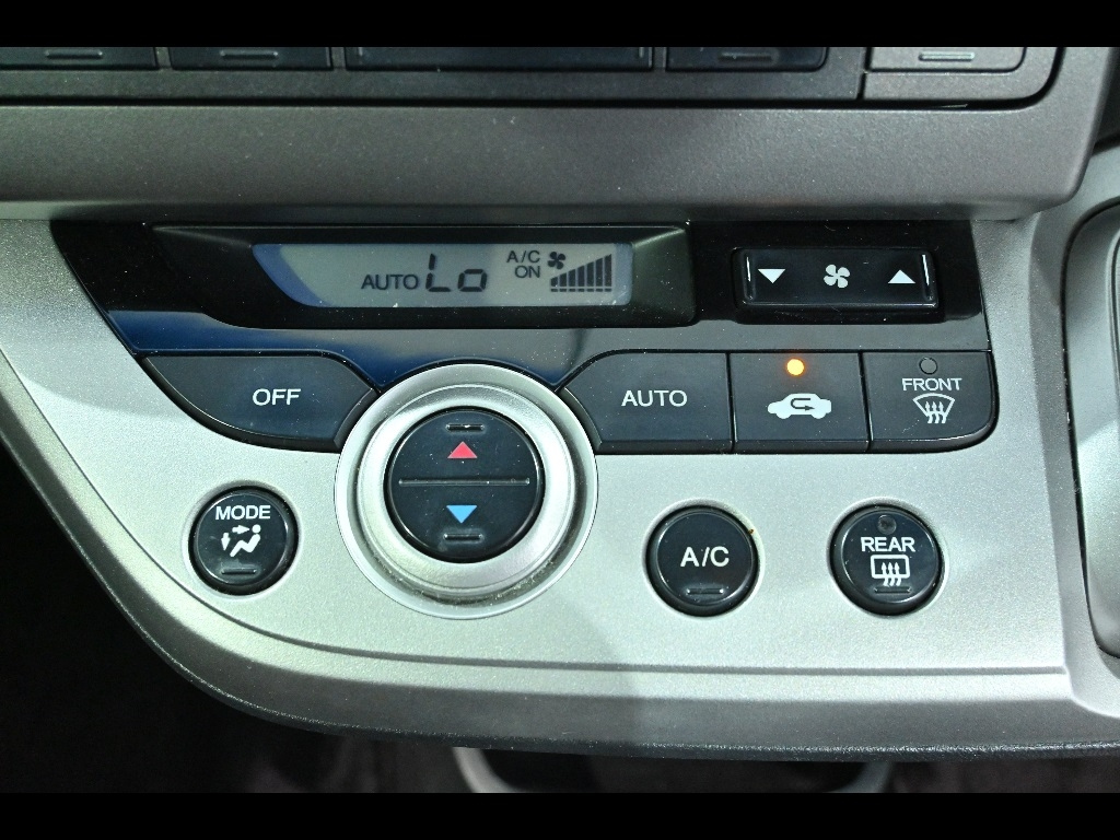 HONDA STREAM 2013