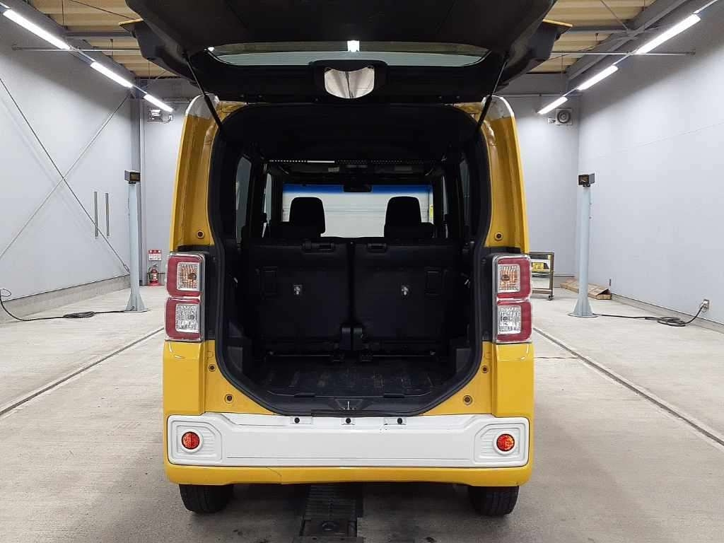 DAIHATSU WAKE 2015