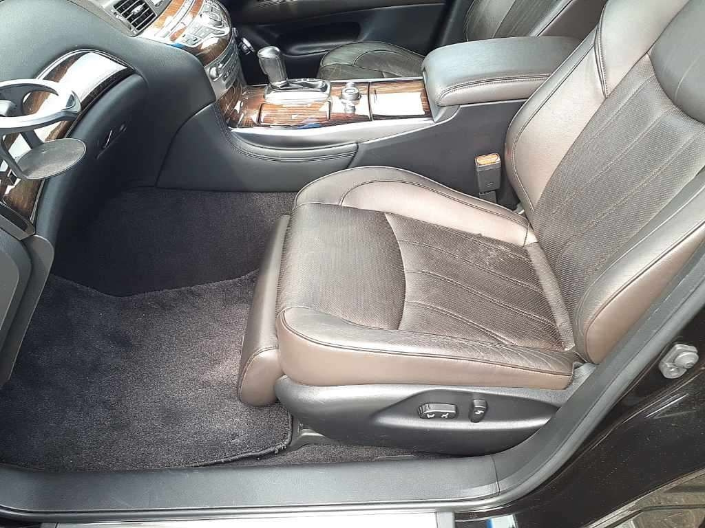 NISSAN FUGA 2009