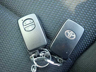 TOYOTA VITZ 2018
