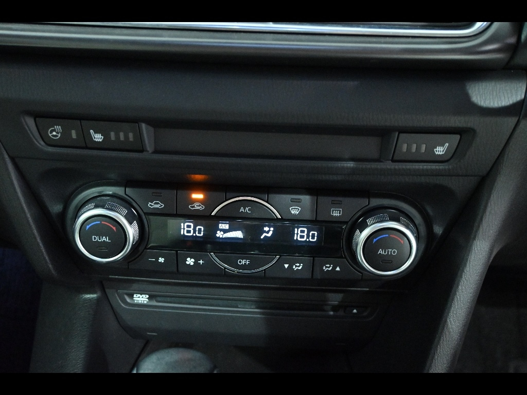 MAZDA AXELA 2016