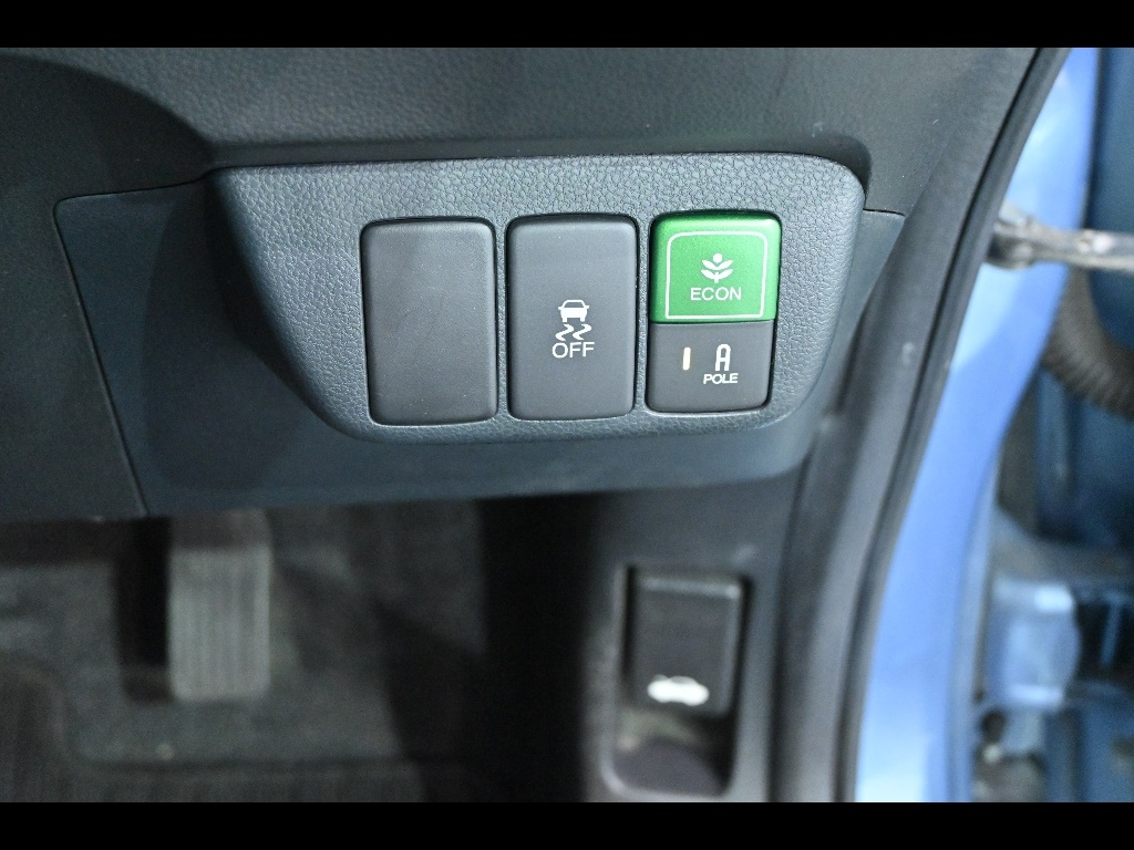 HONDA FIT SHUTTLE 2013