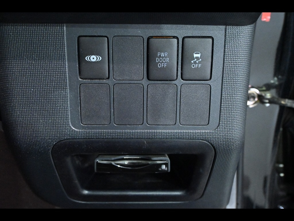 TOYOTA SPADE 2014