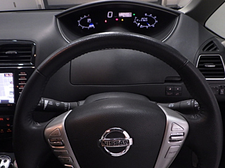 NISSAN SERENA 2011