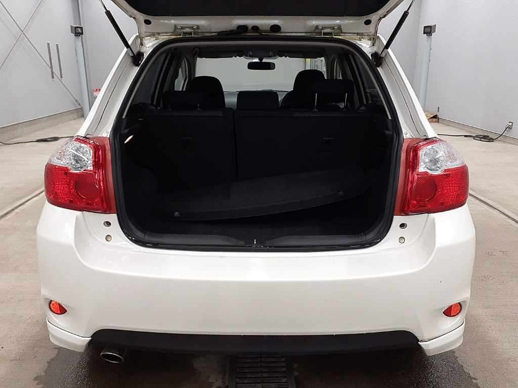 TOYOTA AURIS 2010