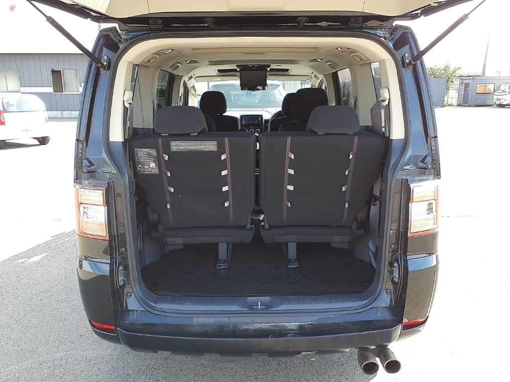 MITSUBISHI DELICA D5 2011