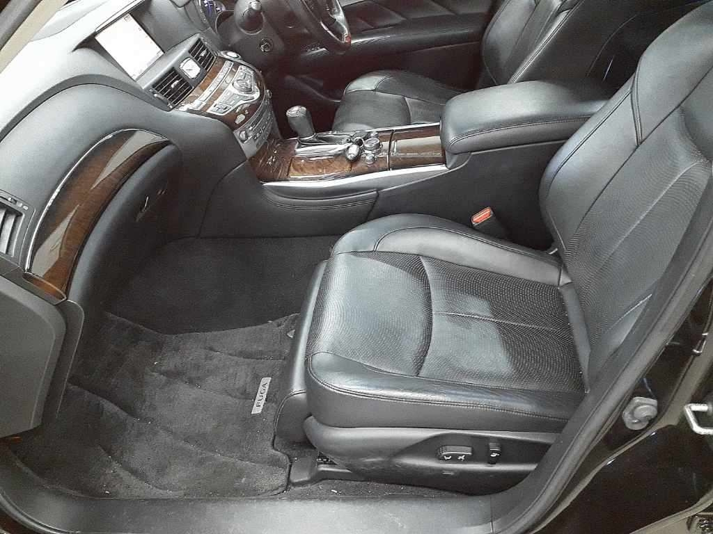 NISSAN FUGA 2009