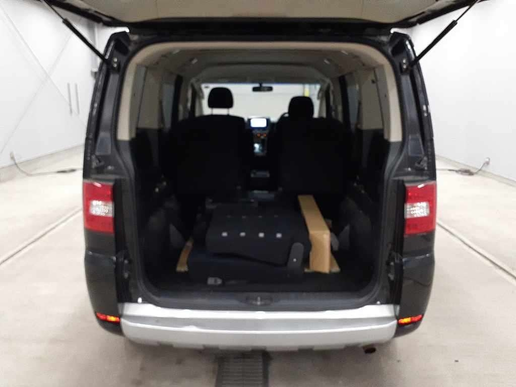MITSUBISHI DELICA D5 2010