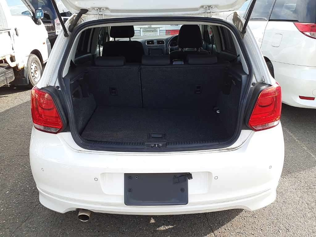 VOLKSWAGEN POLO 2010