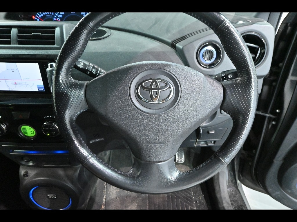 TOYOTA BB 2013
