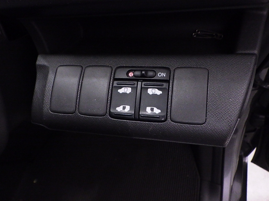 HONDA STEP WAGON 2011