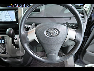 TOYOTA VOXY 2009
