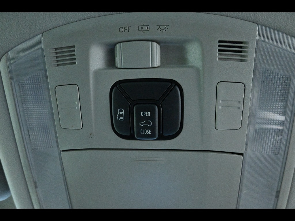 TOYOTA VELLFIRE 2012