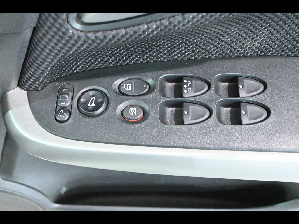 HONDA STREAM 2011