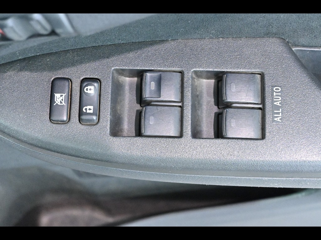 TOYOTA COROLLA FIELDER 2010