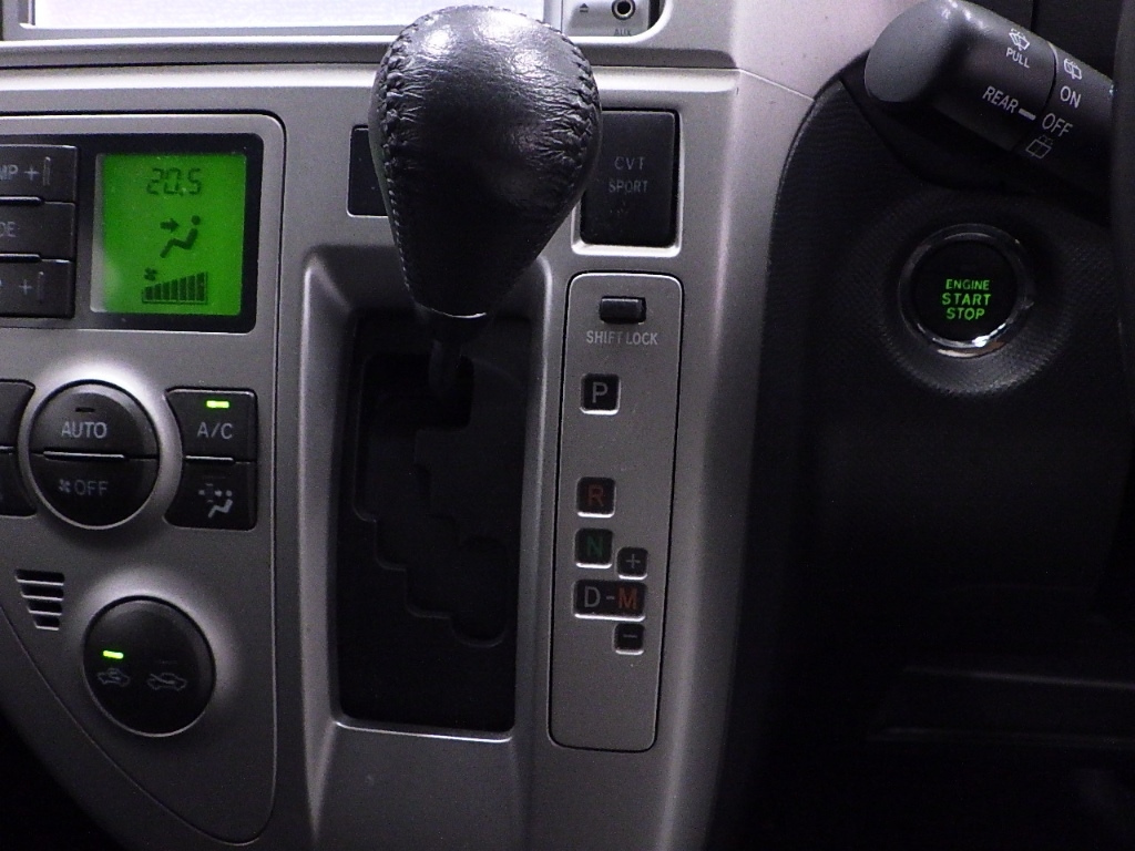 TOYOTA RACTIS 2010