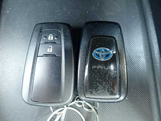 TOYOTA PRIUS 2019