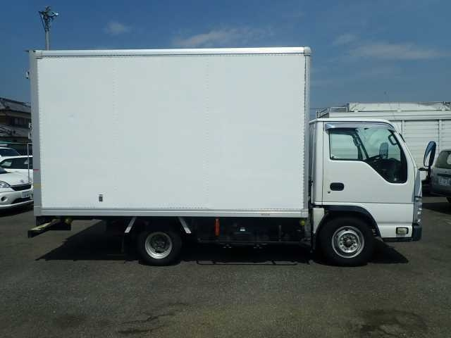 ISUZU ELF 2012