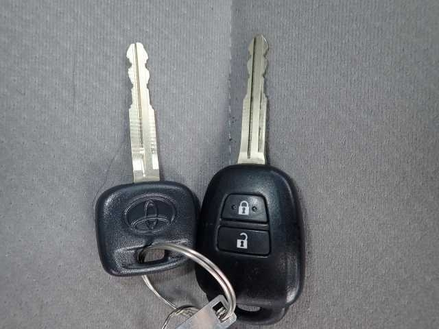 TOYOTA COROLLA AXIO 2013