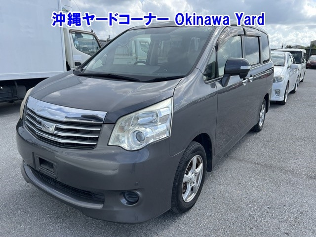 TOYOTA NOAH 2012