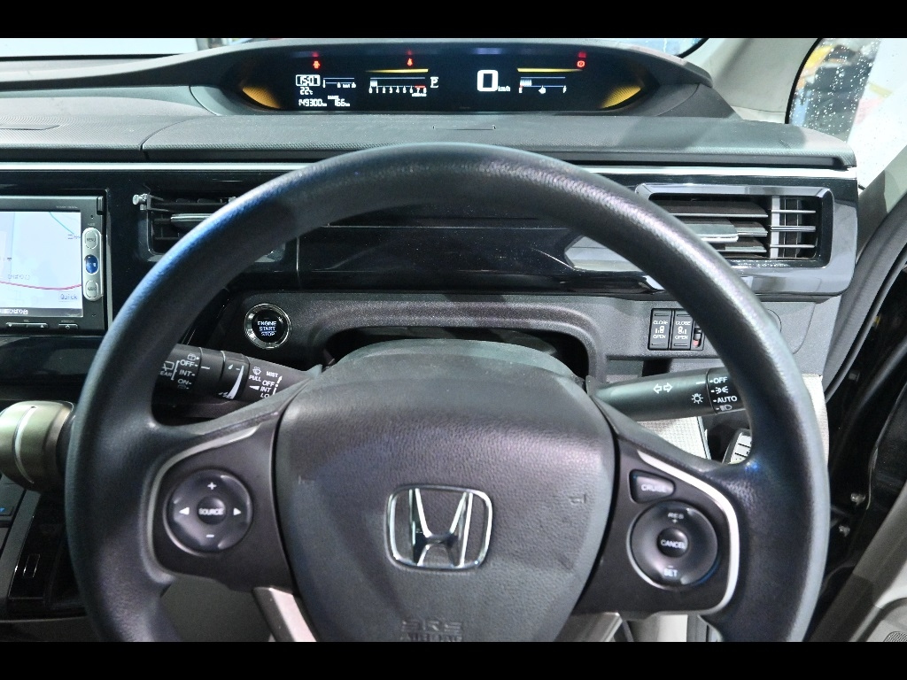 HONDA STEP WAGON 2015